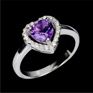 Stunning Heart-Shaped Purple Amethyst Gemstone Ring in 925 Sterling Silver Sz 6